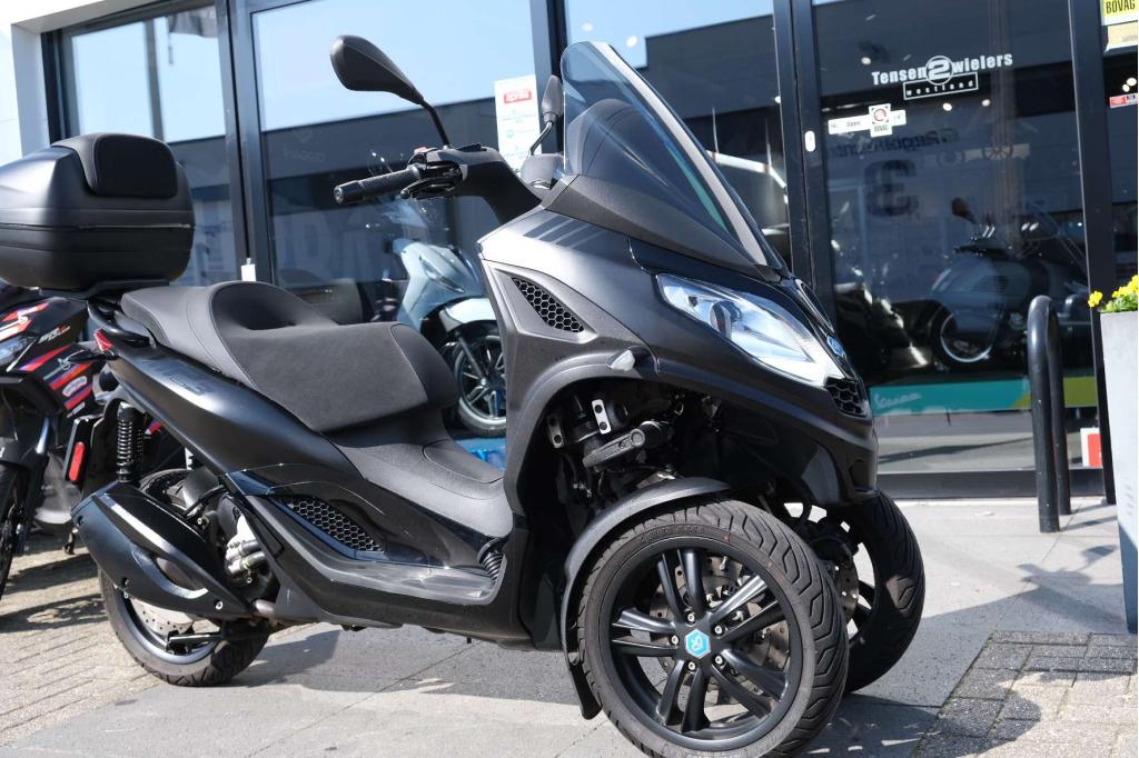 Piaggio MP3 300 cc DeepBlack, Motoren, Niet ingevuld, 300 cc, Bedrijf, Niet ingevuld