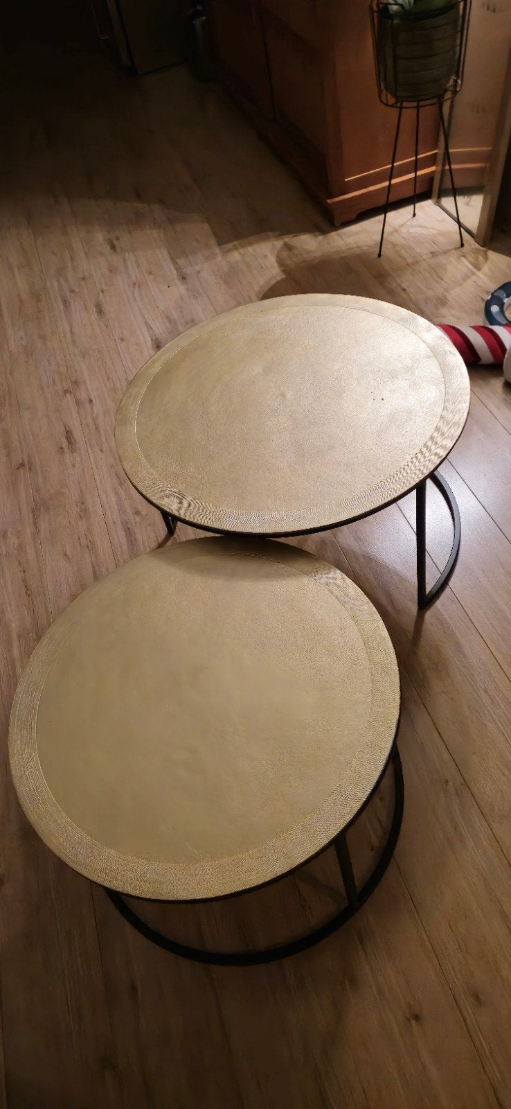 2 salontafels, volledig van metaal.  schuiven in elkaar teab, Ophalen, 50 tot 100 cm, Rond, 50 tot 100 cm