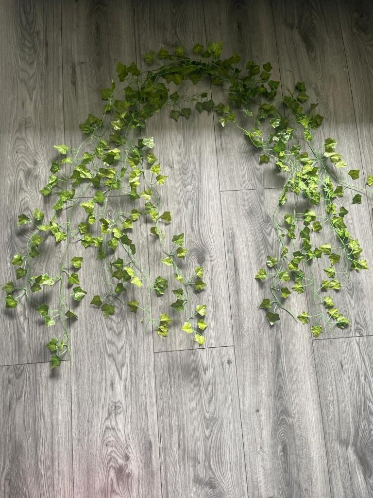 2x lange kunst klimop / hangende groene slingers, Overige materialen, Ophalen of Verzenden, Zo goed als nieuw, Overige merken