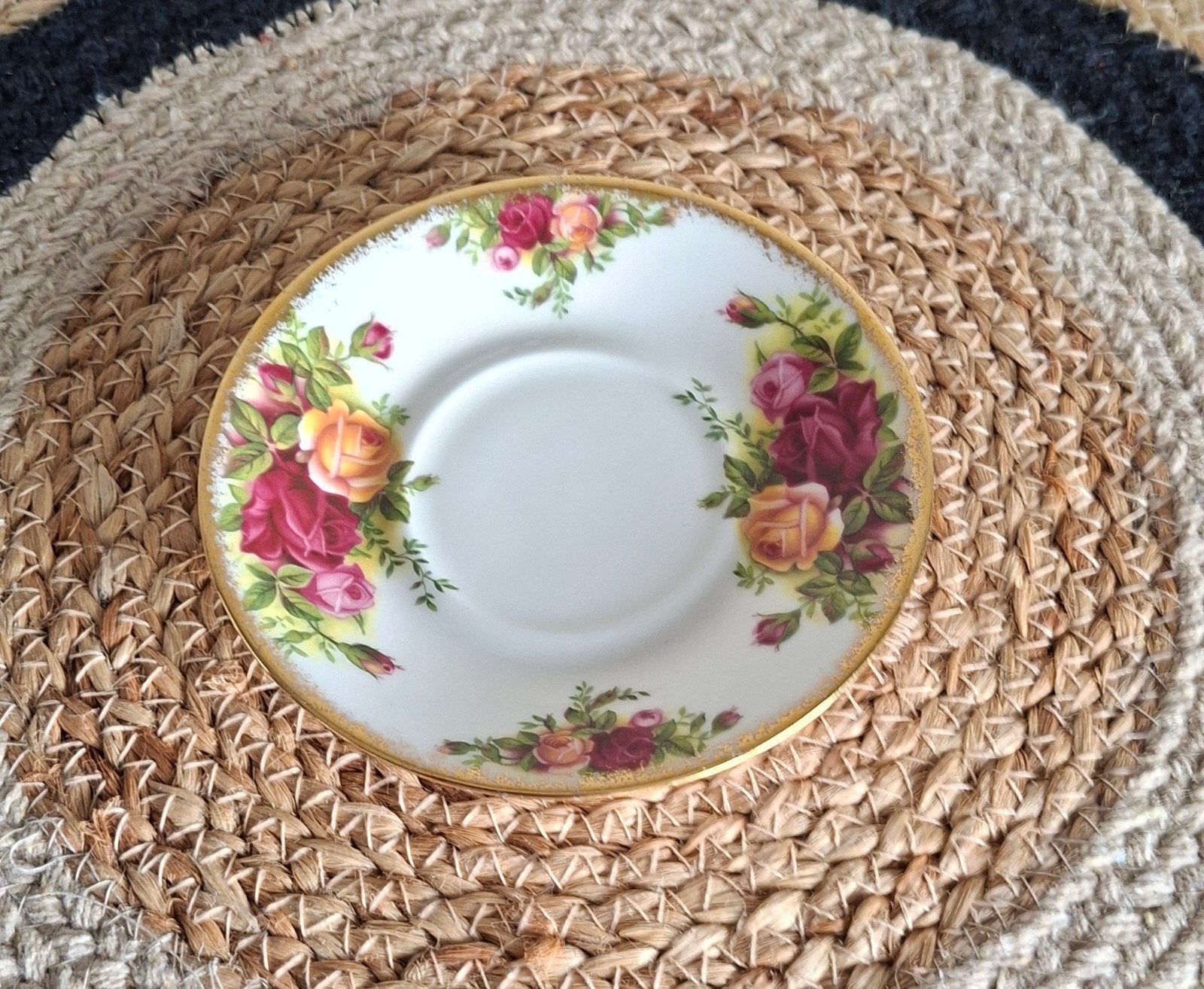 ROYAL ALBERT 1 Schoteltje, Ophalen of Verzenden