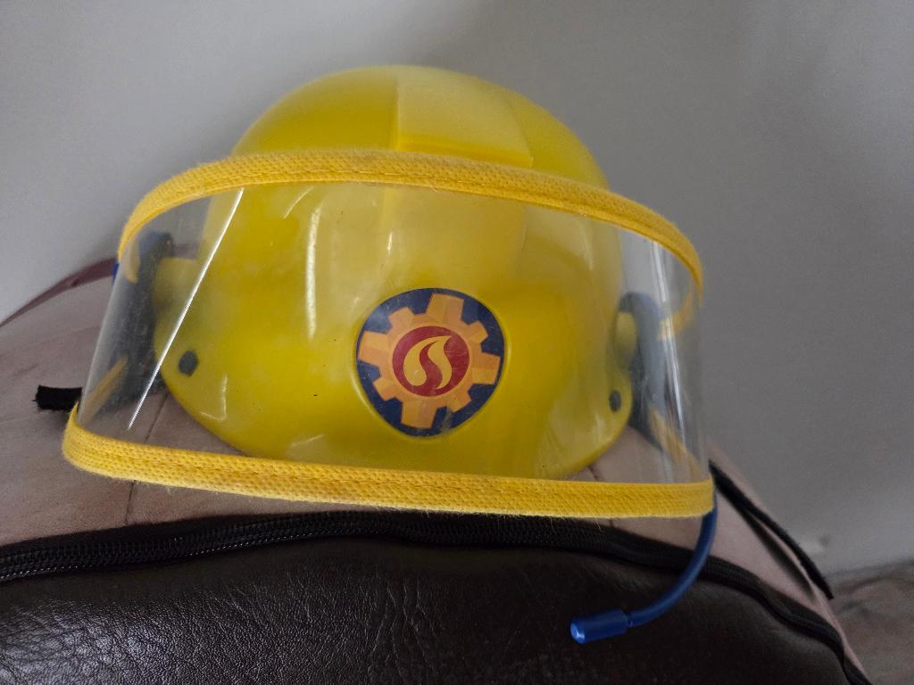 Brandweerman Sam helm met veiligheidsscherm en luidspreker, Ophalen of Verzenden, Gebruikt, 104 of kleiner, Jongen of Meisje