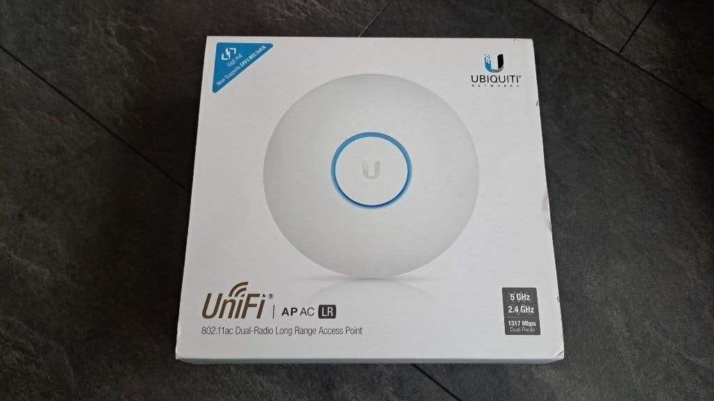 Ubiquiti UniFi AP AC LR (UAP-AC-LR) access point, Ophalen of Verzenden, Gebruikt