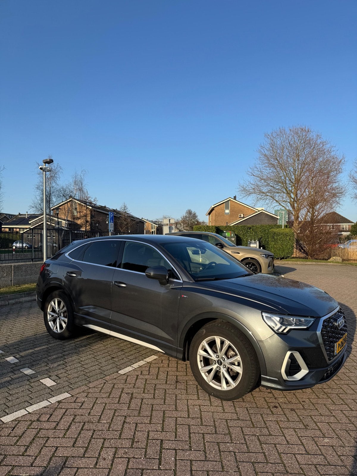 Audi Q3 35 Tfsi 150pk S Tronic 2022 Grijs, Auto's, Audi, Zwart, 4 cilinders, 1505 kg, Origineel Nederlands