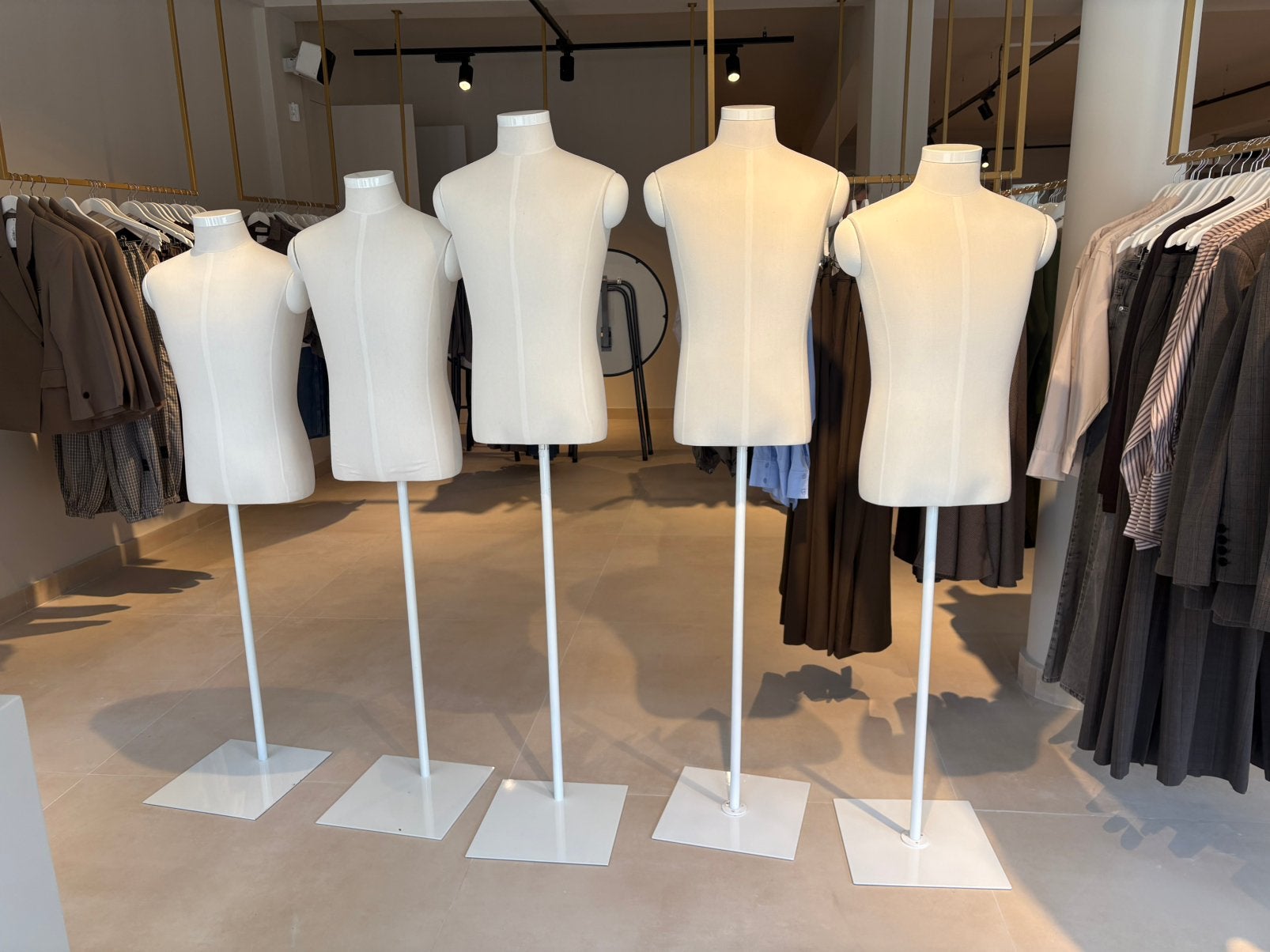 Hans boodt mannequins, Ophalen