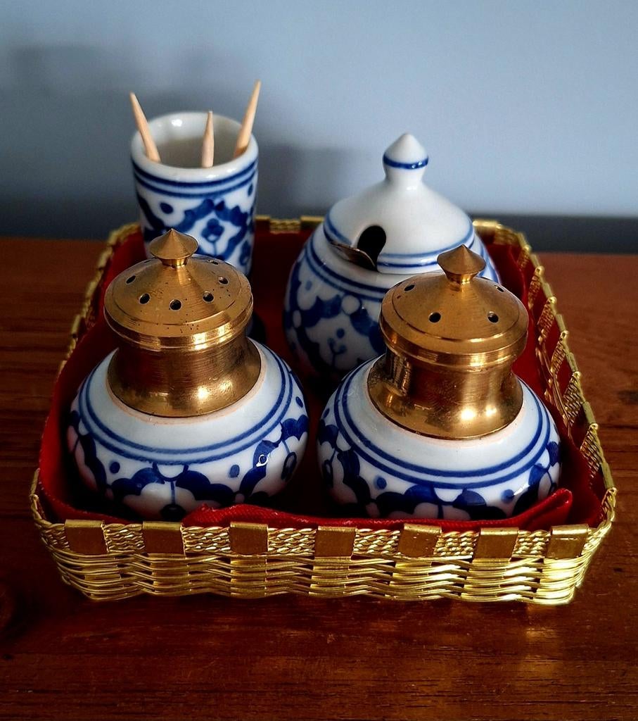 Chinees zout- en peperstel met tandenstokerhouder, Ophalen of Verzenden, Keramiek, Overige stijlen, Overige typen