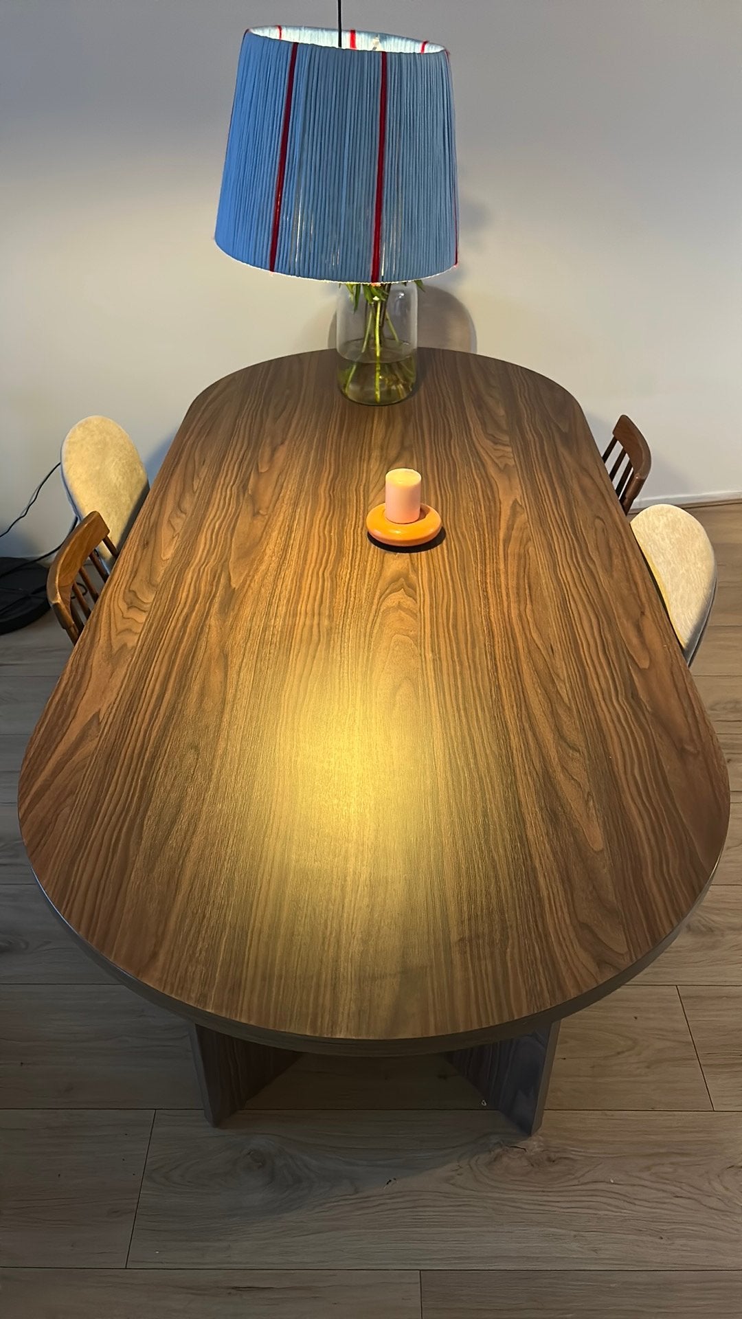 Naduvi Ovale Eettafel 204 cm – Moderne Notenhout Look, Huis en Inrichting, Ophalen, 200 cm of meer, 50 tot 100 cm, Zo goed als nieuw