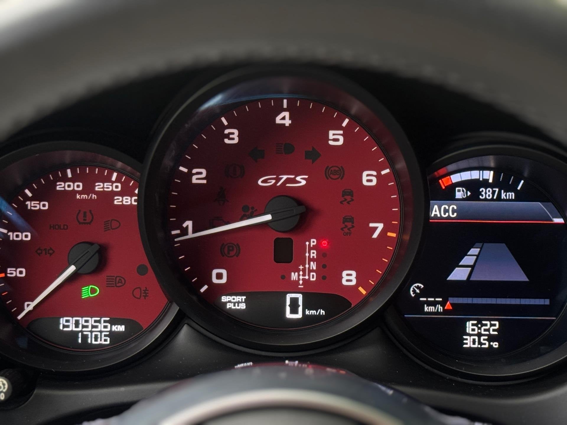 Foto 52 van Porsche Macan 3.0 GTS Burmester ACC Pano Cognac L Chrono Vol
