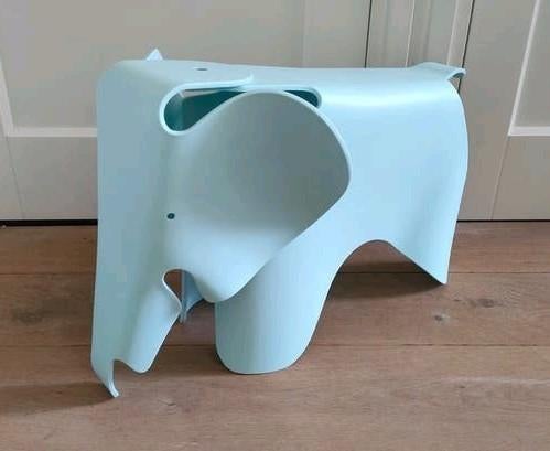 Leuke olifant kruk voetenbank lichtblauw decoratie object, Huis en Inrichting, Ophalen of Verzenden, Zo goed als nieuw, Kunststof