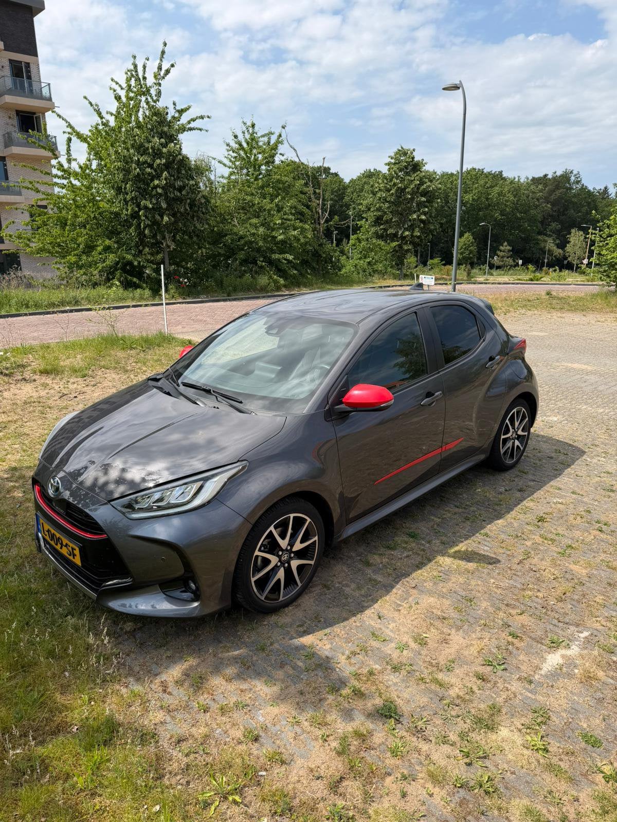 Toyota Yaris 1.5 Hybrid 116pk CVT 2021 Grijs, 450 kg, 450 kg, Yaris, Zilver of Grijs