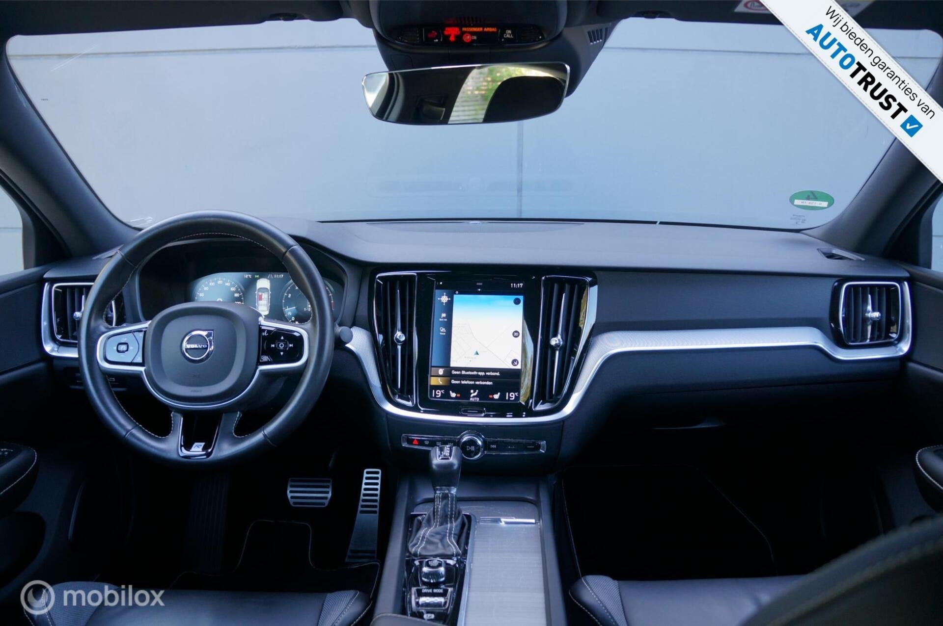 Volvo S60 2.0 T4 R-Design Aut Navi Ad.Cruise Apple/Android !, Auto's, Volvo, 15 km/l, Origineel Nederlands, Bedrijf, 750 kg