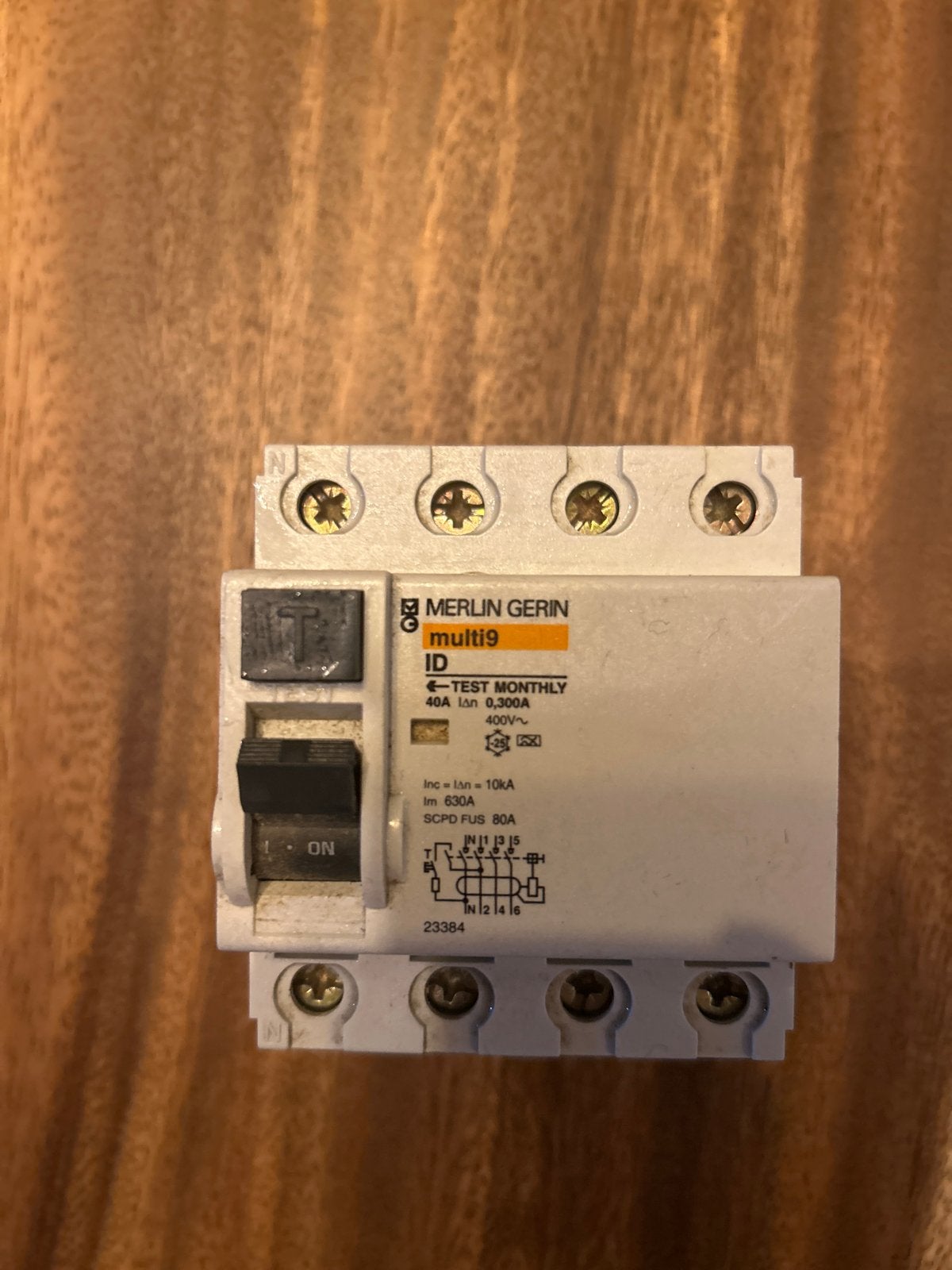 Merlin Gerin Multi9 ID Aardlekschakelaar 40A 300mA, Ophalen, Gebruikt, Schakelaar