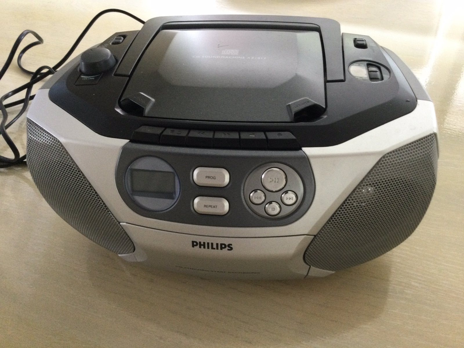 Philips draagbare radio, cd speler, cassette bandjes zgan, Ophalen of Verzenden, Zo goed als nieuw