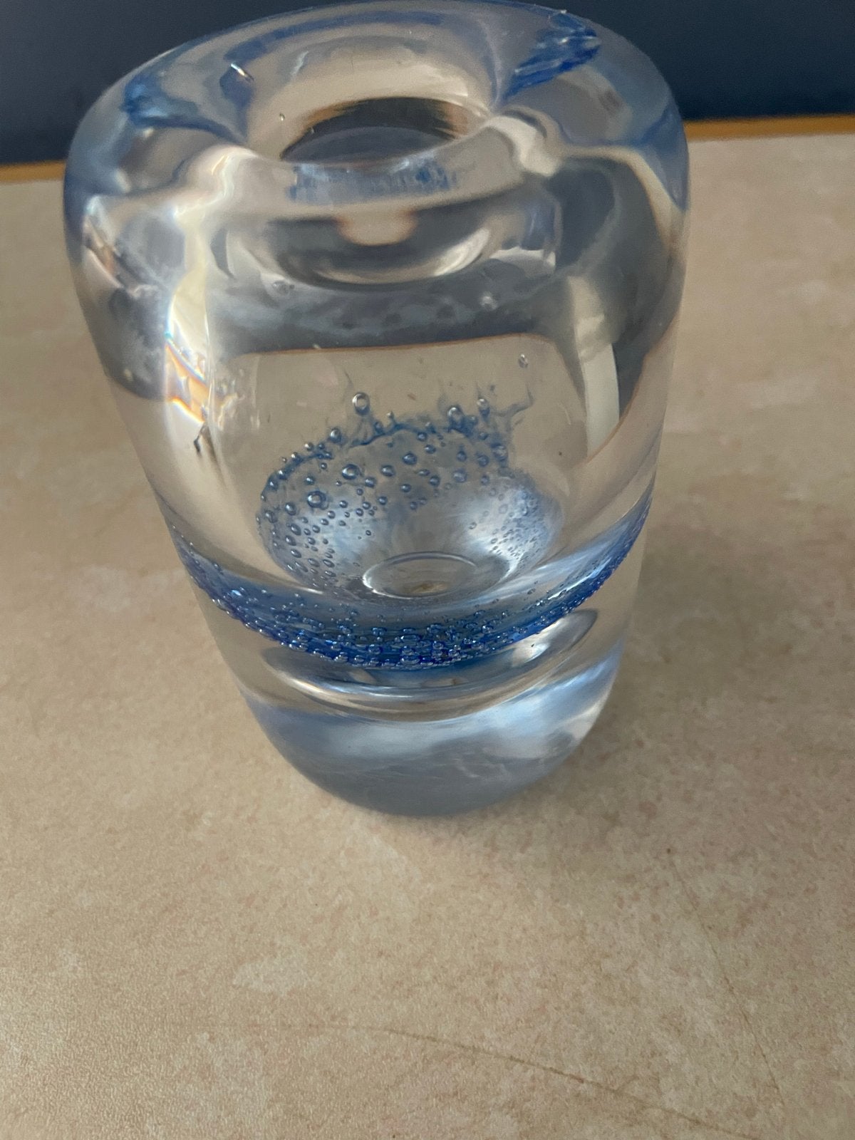 Vaasje Serica Leerdam met blauwe bubbels, Ophalen of Verzenden