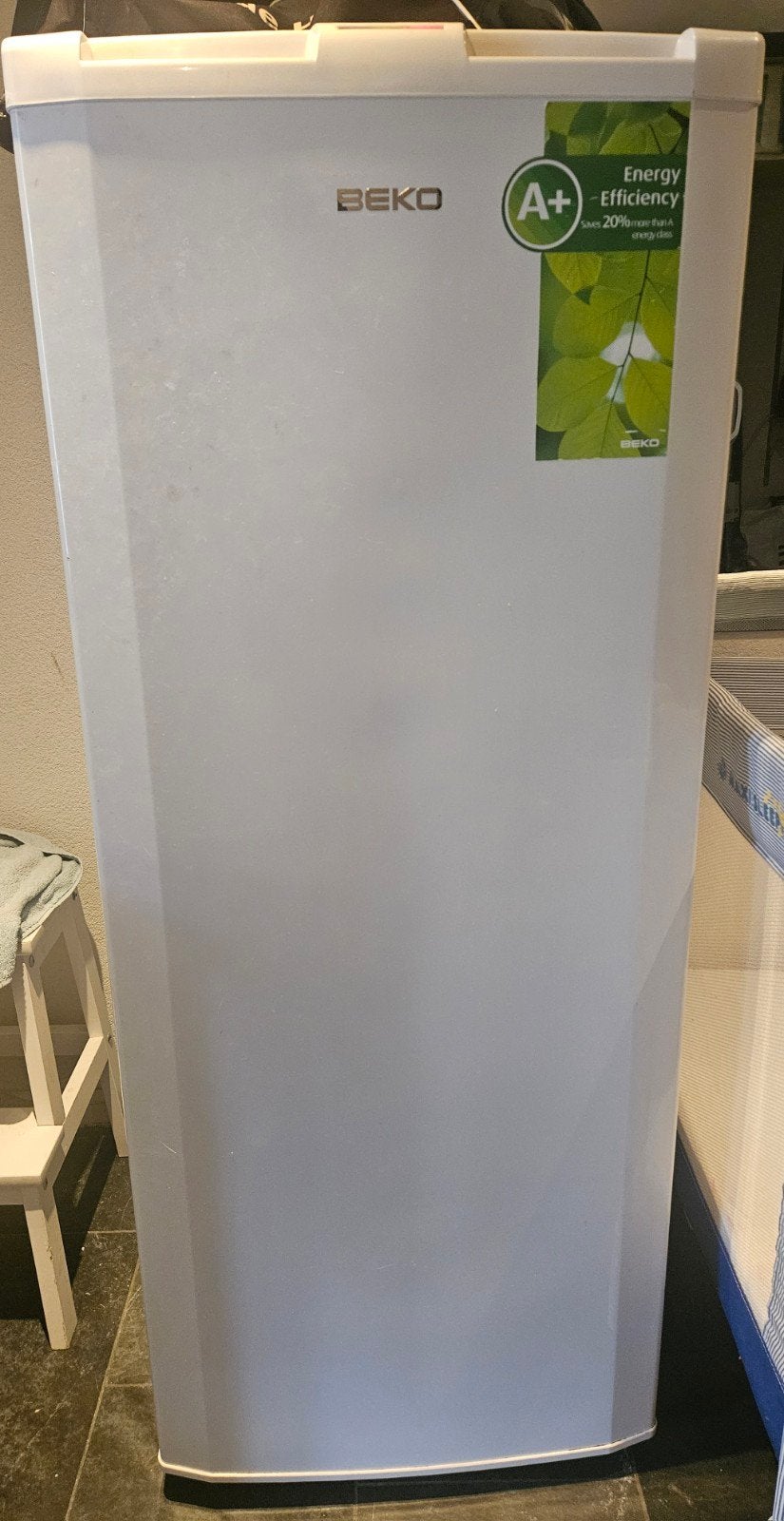 Beko diepvries - 140cm hoog, Witgoed en Apparatuur, 200 liter of meer, Ophalen, Gebruikt, Met aparte vriezer
