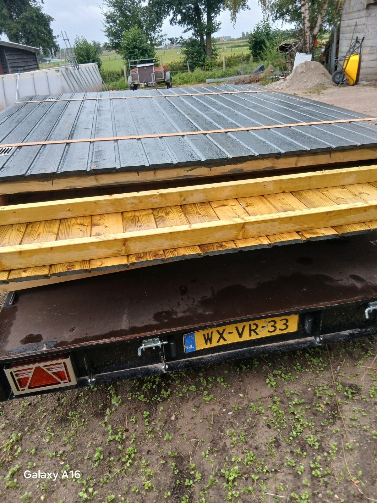 houten wanden van een schuurtje, Dieren en Toebehoren