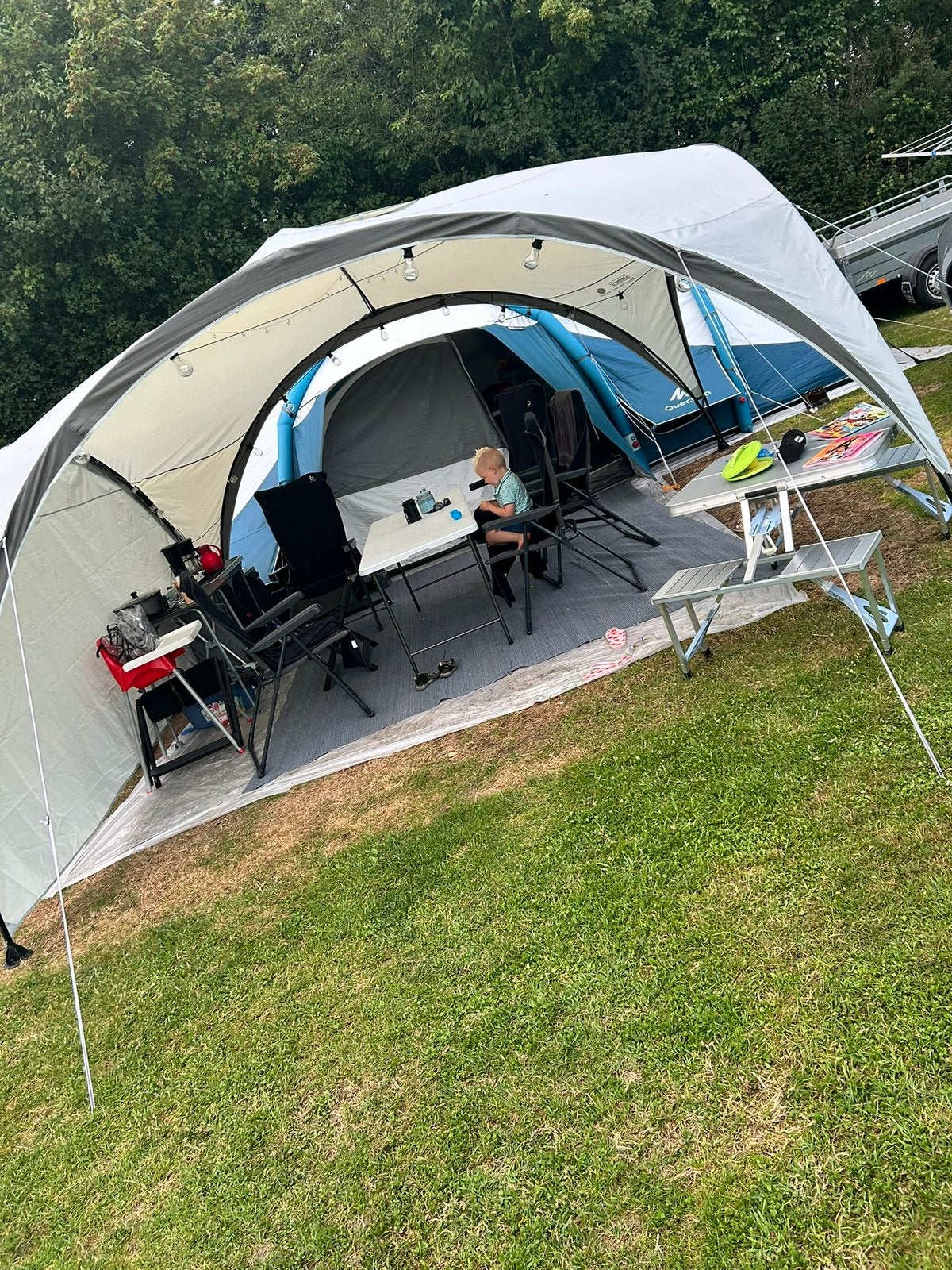 Decathlon airseconds 8.4 tent met kar en stallingplaats, Caravans en Kamperen, Ophalen, Gebruikt, Meer dan 6