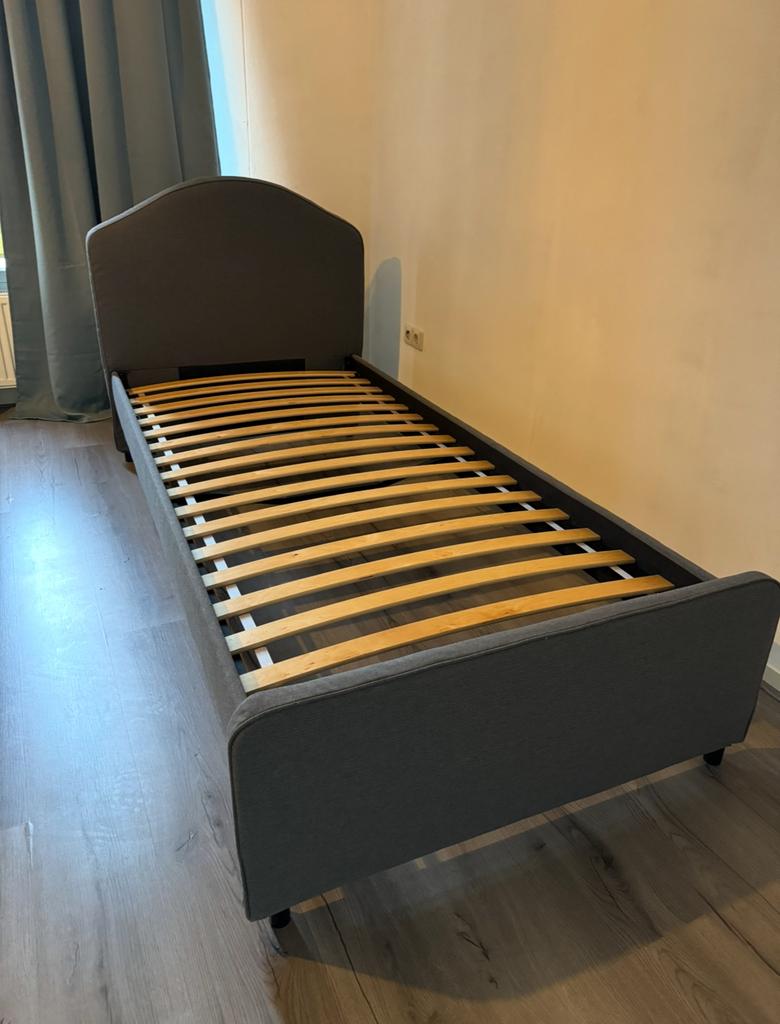 Zo goed als nieuwe IKEA eenpersoons bed, Gebruikt, 90 cm, Eenpersoons, Ophalen of Verzenden