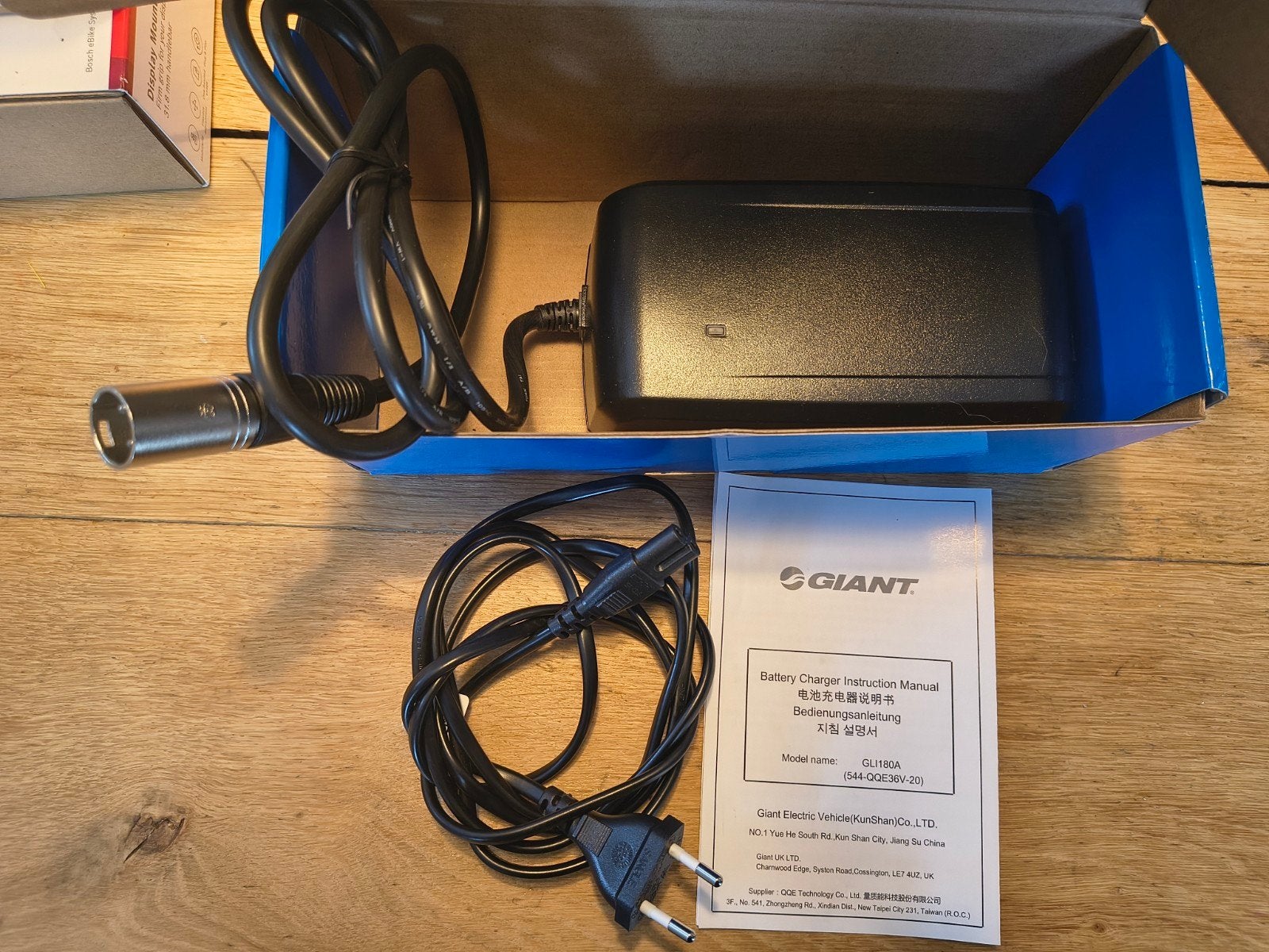 Giant 3pin Acculader GLi180a 4a 3 pin accu lader nieuw, Overige typen, Ophalen of Verzenden, Giant, Giant