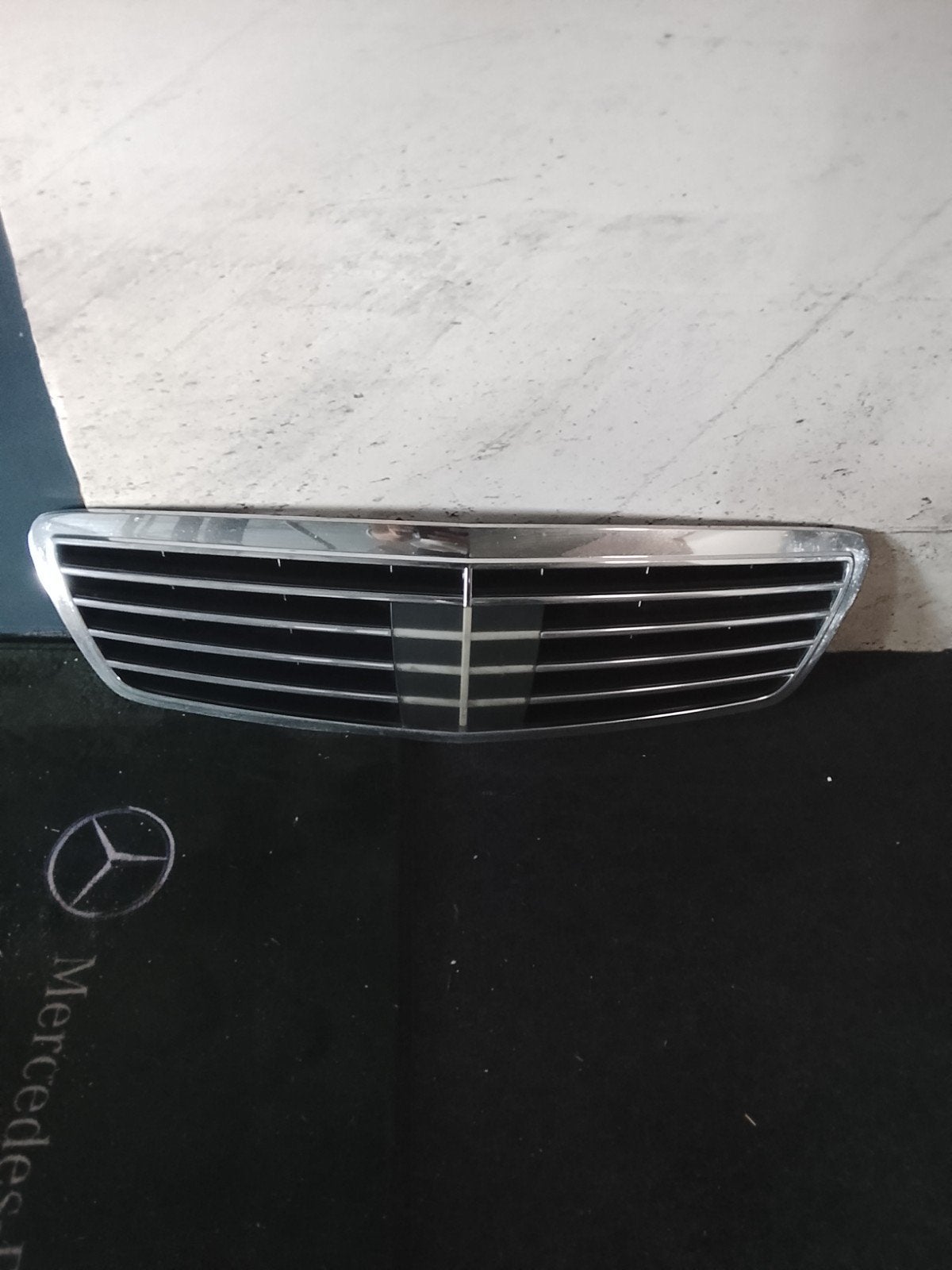 Mercedes-Benz Grille W220 S-Klasse Distronic RADAR, Auto-onderdelen, Gebruikt, Mercedes-Benz AG, Voor, Ophalen of Verzenden