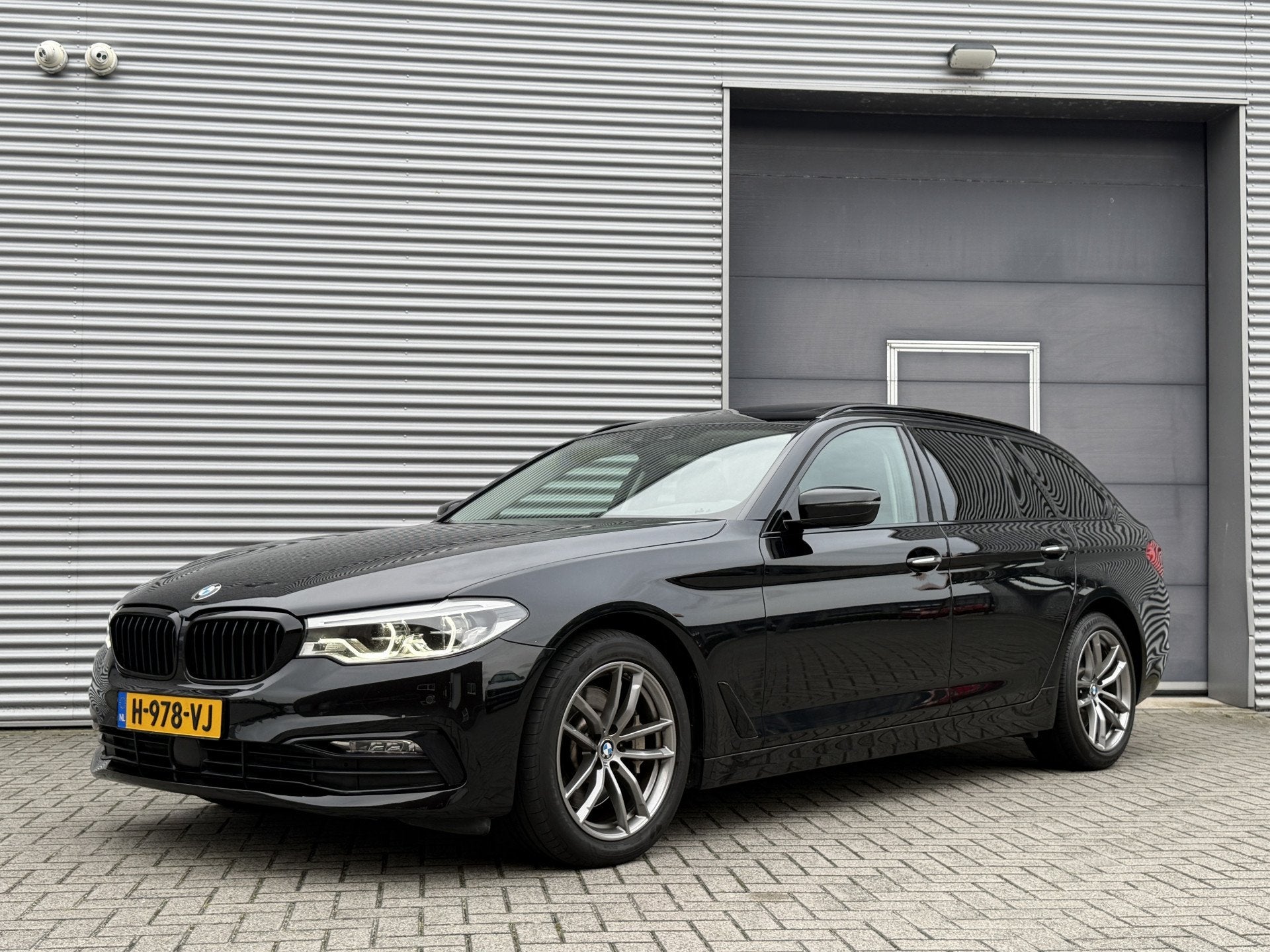 BMW 5 Serie Touring 530d Executive I Aut. I Sport-Line I Pan, Automaat, Achterwielaandrijving, Gebruikt, 2000 kg