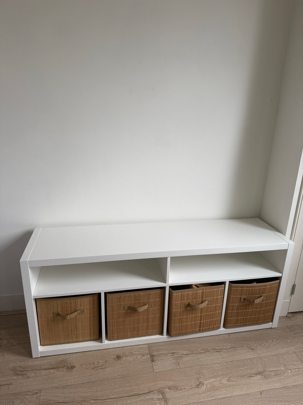 IKEA Witte TV-meubel met 6 vakken, Huis en Inrichting, Kasten | Televisiemeubels, Ophalen, 100 tot 150 cm, Zo goed als nieuw, Minder dan 100 cm