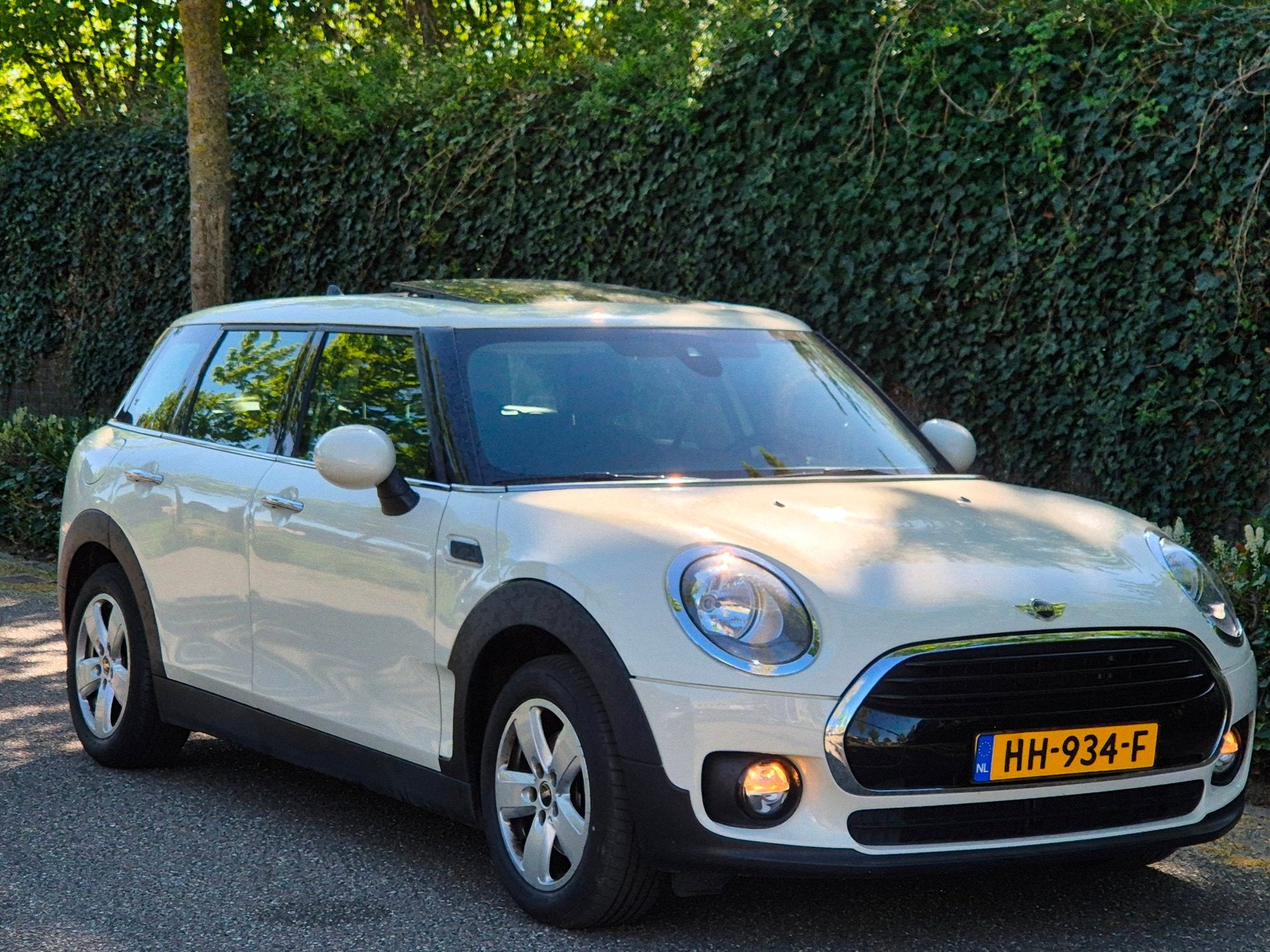 Mini Clubman Panorama Apple CarPlay Automaat Keyless NL NAP, Auto's, Mini, 136 pk, Gebruikt, Wit, 3 cilinders