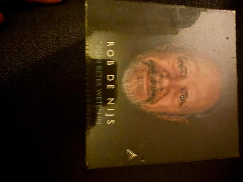 Cd box rob de nijs tegen beter weten in geseald nieuw, Ophalen of Verzenden, Zo goed als nieuw, Levenslied of Smartlap