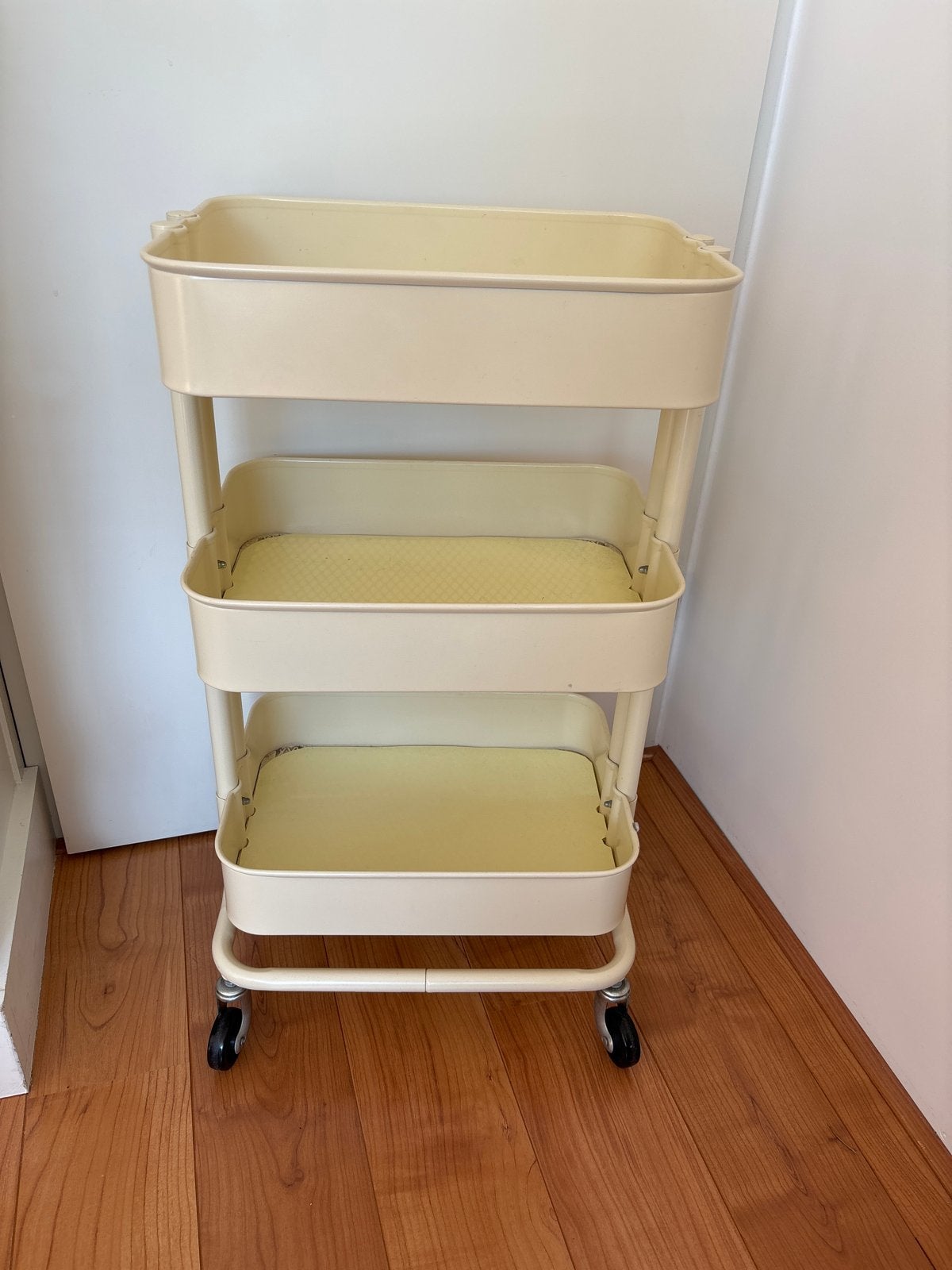 Ikea Raskog roltafel trolley, Huis en Inrichting, Ophalen, Gebruikt, Geel, Metaal