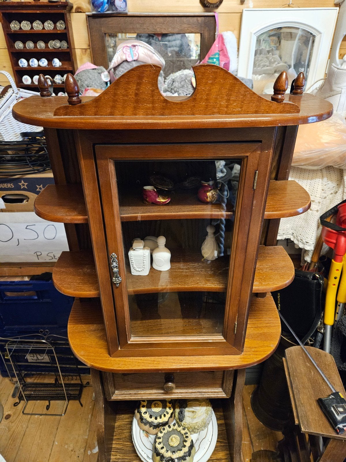 Vintage vitrine kastje, Ophalen