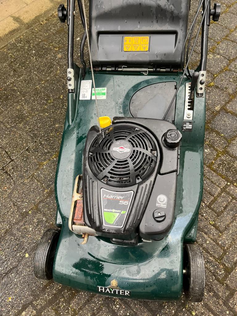 Hayter pro nieuwstaat met aandrijving, 375 ,00 euro., Tuin en Terras, Grasmaaiers, Ophalen, Cirkelmaaier, Versnellingen, Zo goed als nieuw