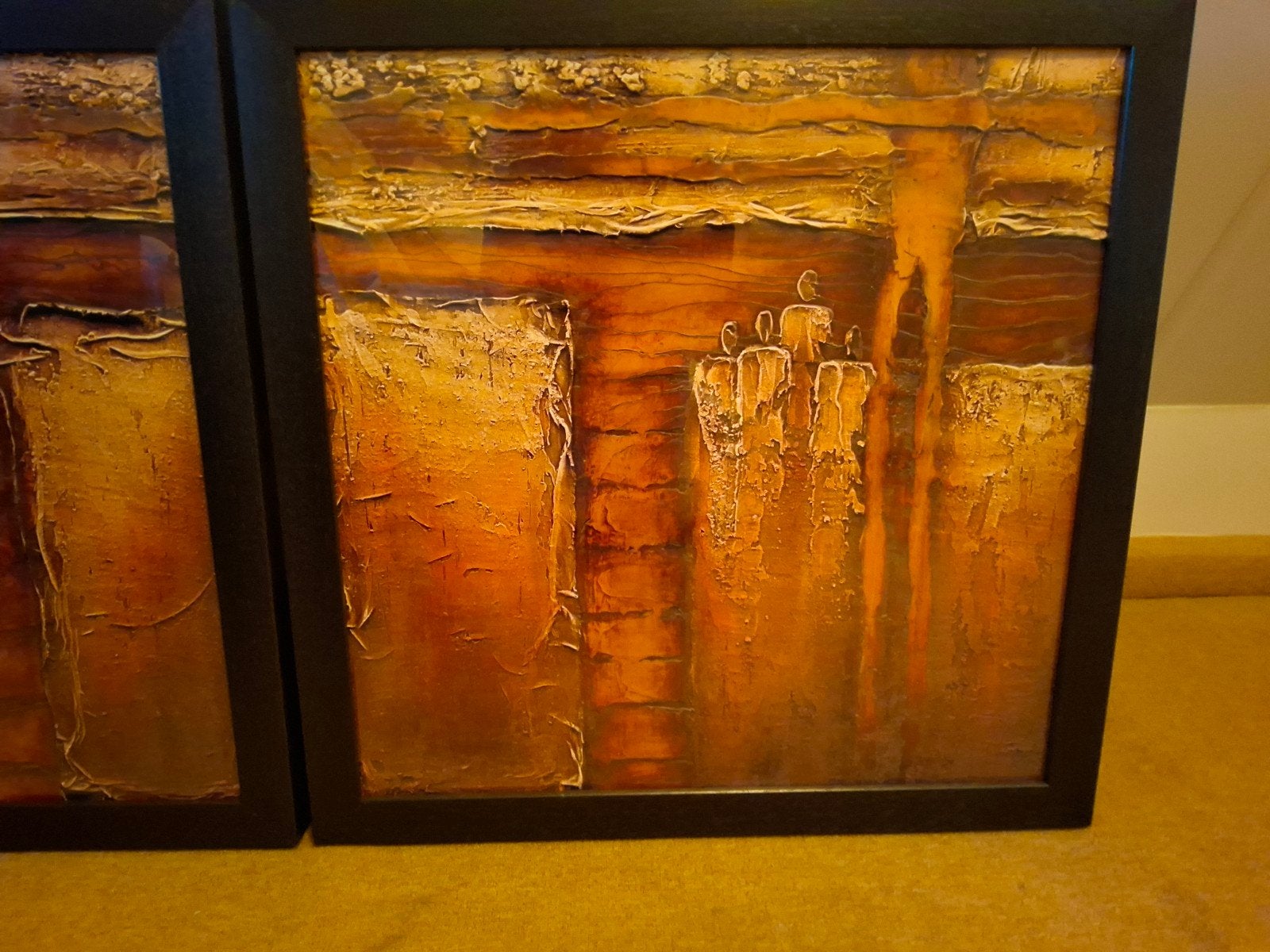 2 Luik schilderijen 75x75 cm met houten lijst, Ophalen
