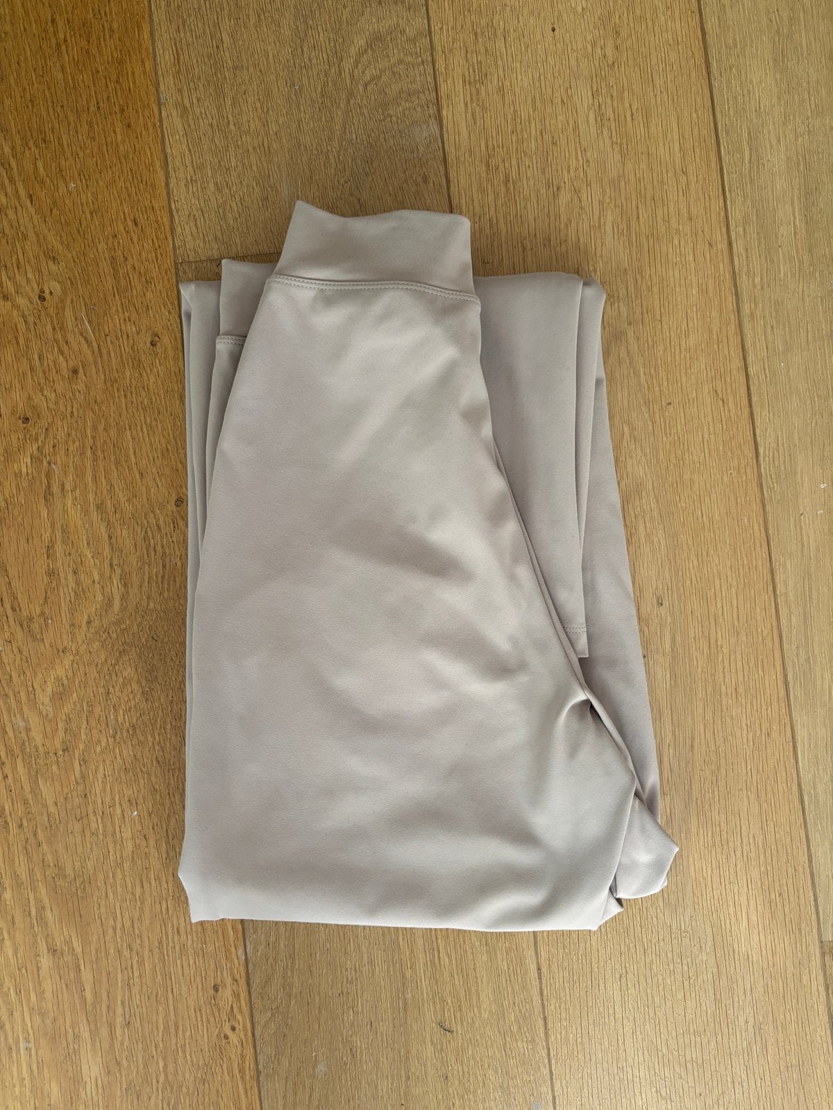 Ninepine Asana Relaxed Straight Pant XXS/32 Tan Nieuw, Beige, Nieuw, Ophalen of Verzenden, Maat 34 (XS) of kleiner