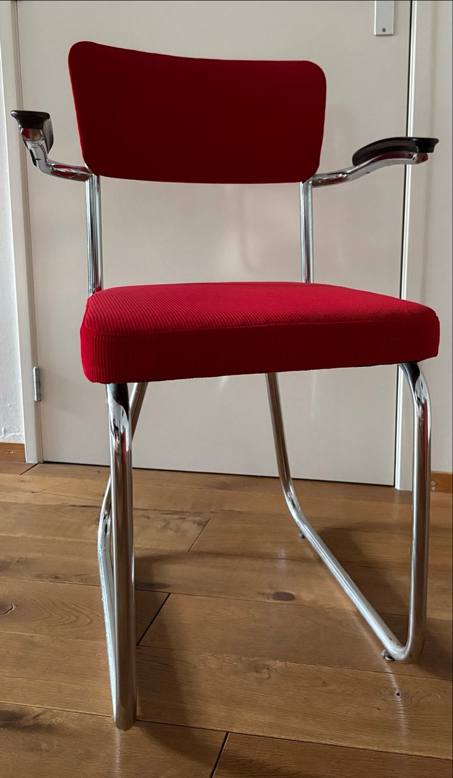 Ahrend de Cirkel buisframe stoel vintage rood 2 stuks, Ophalen, Twee, Zo goed als nieuw, Metaal