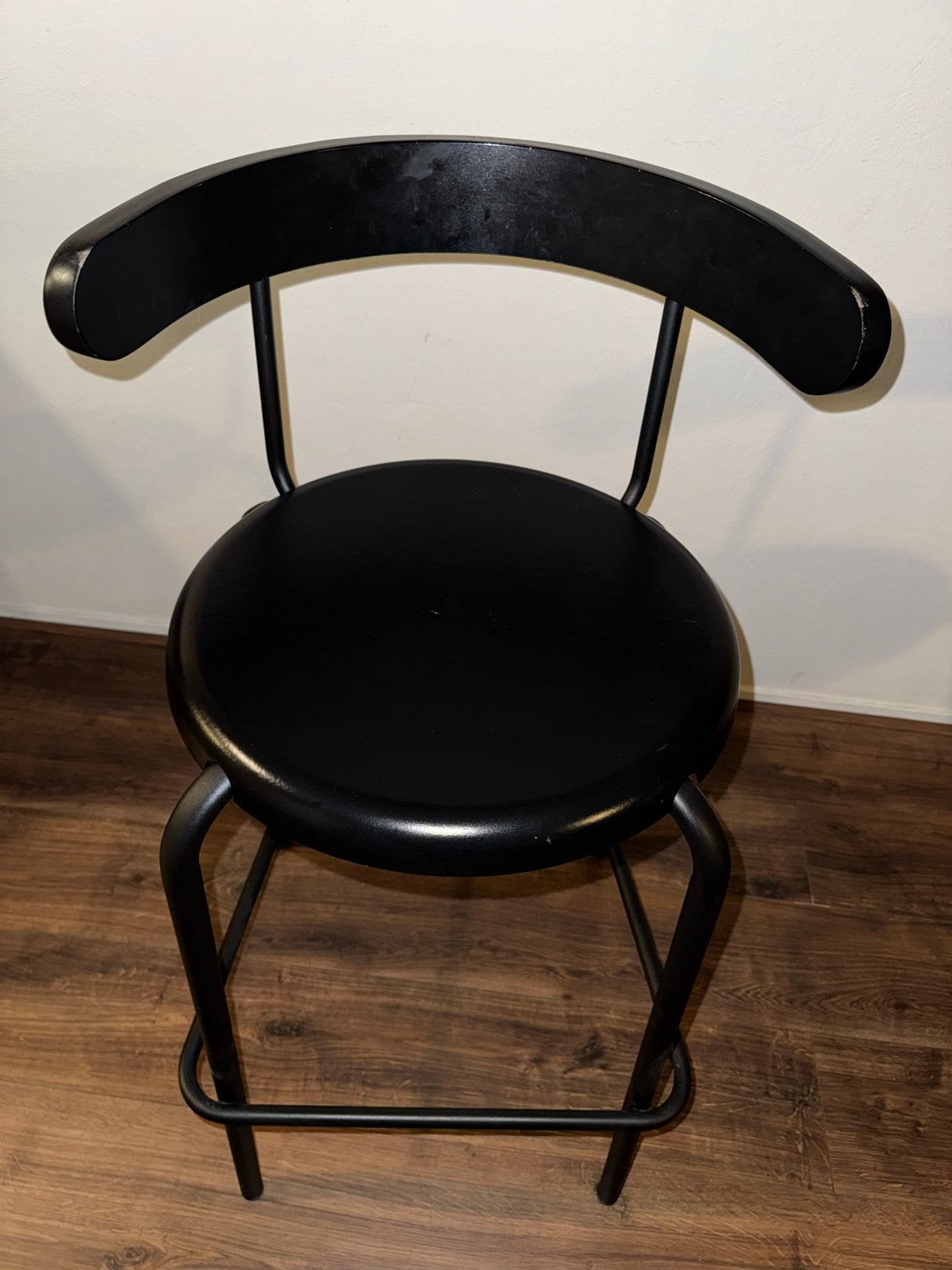 Foto 4 van 2 Yngvar barkrukken zwart
