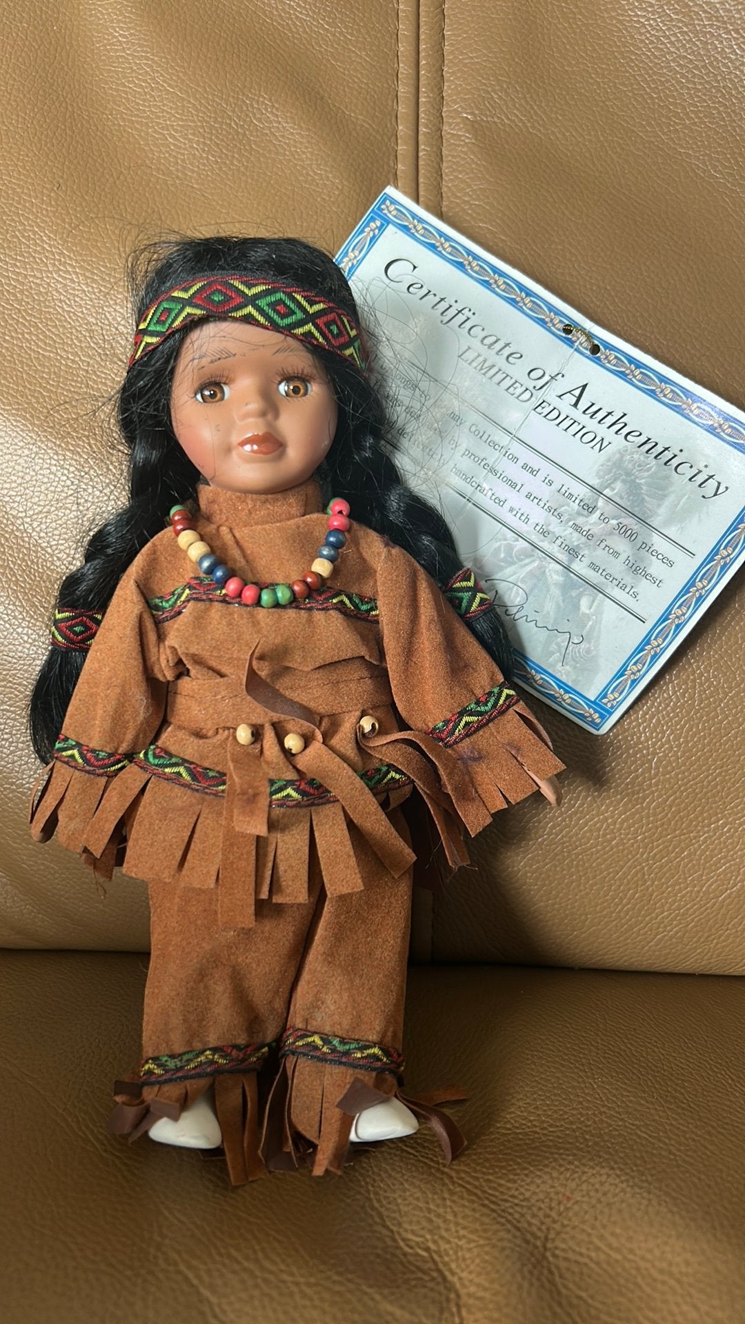 Native i diane. Pop met certificaat, Verzamelen, Ophalen, Zo goed als nieuw, Pop
