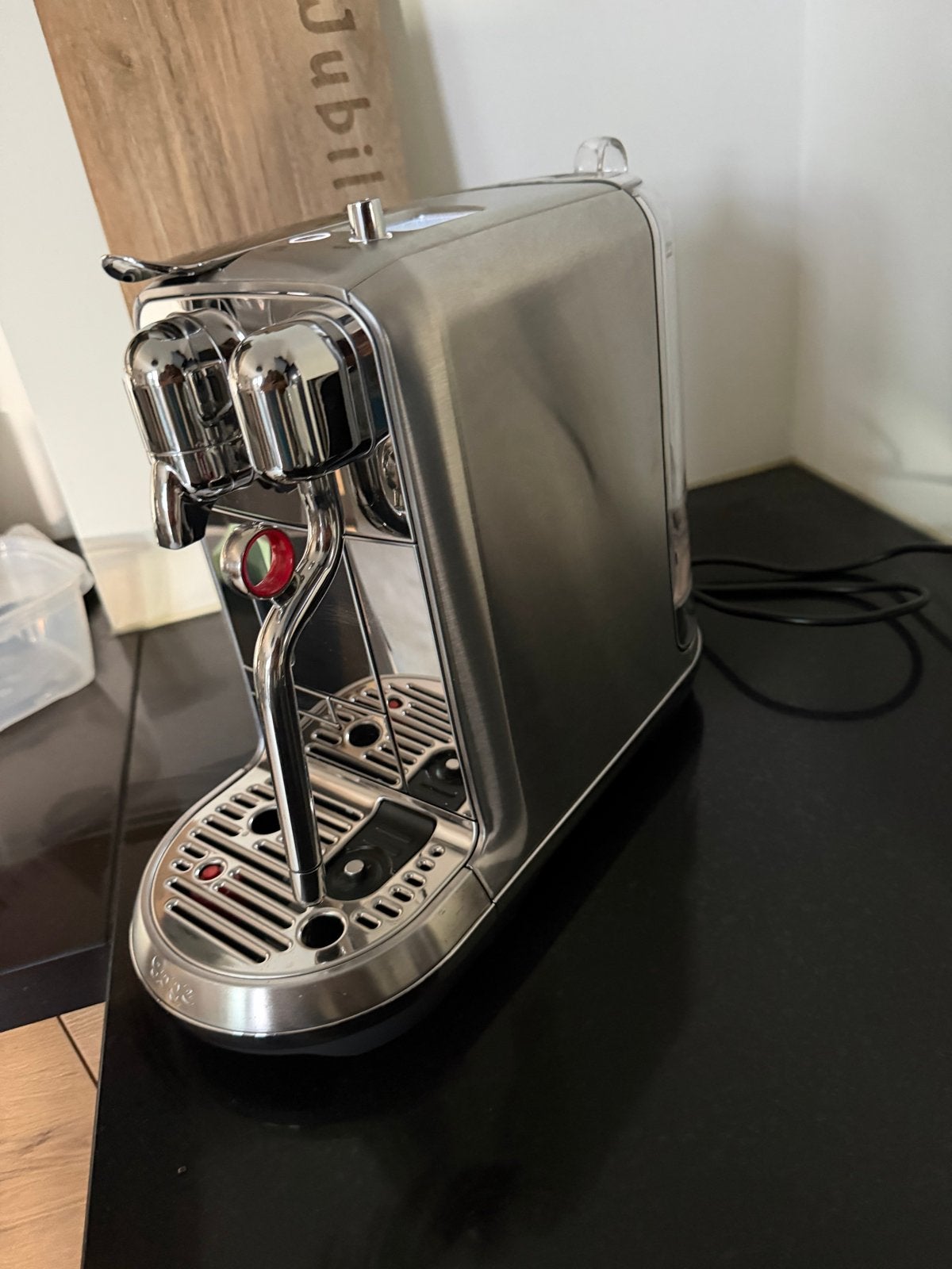 Nespresso Sage koffiemachine - Zo goed als nieuw, Witgoed en Apparatuur, Koffiezetapparaten, Ophalen, Zo goed als nieuw, Koffiemachine