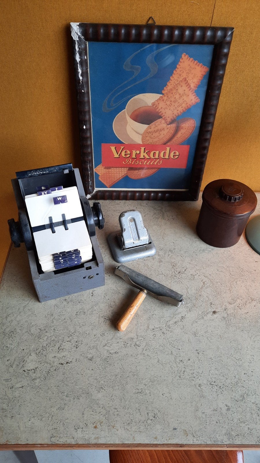 Vintage bureau, hout en linoleum blad, demontabel, Gebruikt, Hout, Vintage, Ophalen of Verzenden