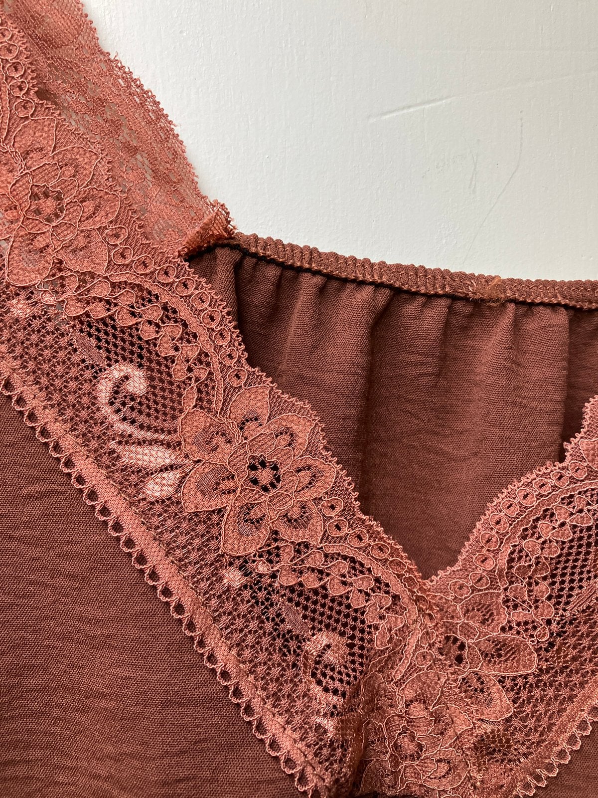 Mooi hemd topje nieuw mt 40 bruin, Maat 38/40 (M), Bruin, Nieuw, Ophalen of Verzenden