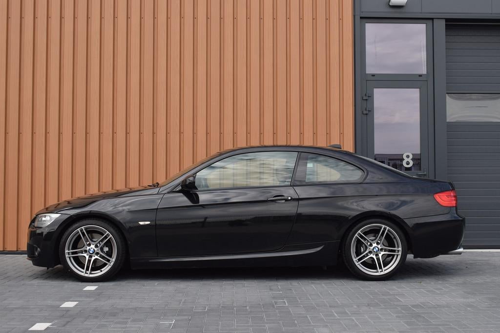BMW 3 Serie Coupe 325i M Sport Edition | Origineel NL |, Automaat, Achterwielaandrijving, Gebruikt, 1600 kg