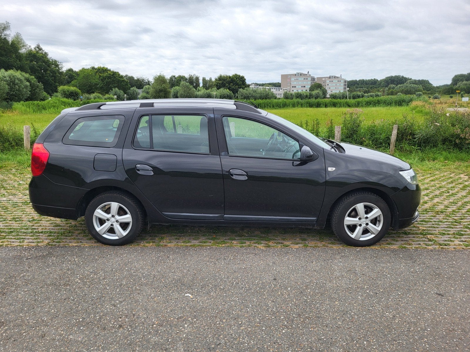Dacia Logan 0.9 66KW TCE MCV 2017 Zwart, Auto's, Dacia, Particulier, Logan, Benzine, B, Stationwagon, Handgeschakeld, Origineel Nederlands