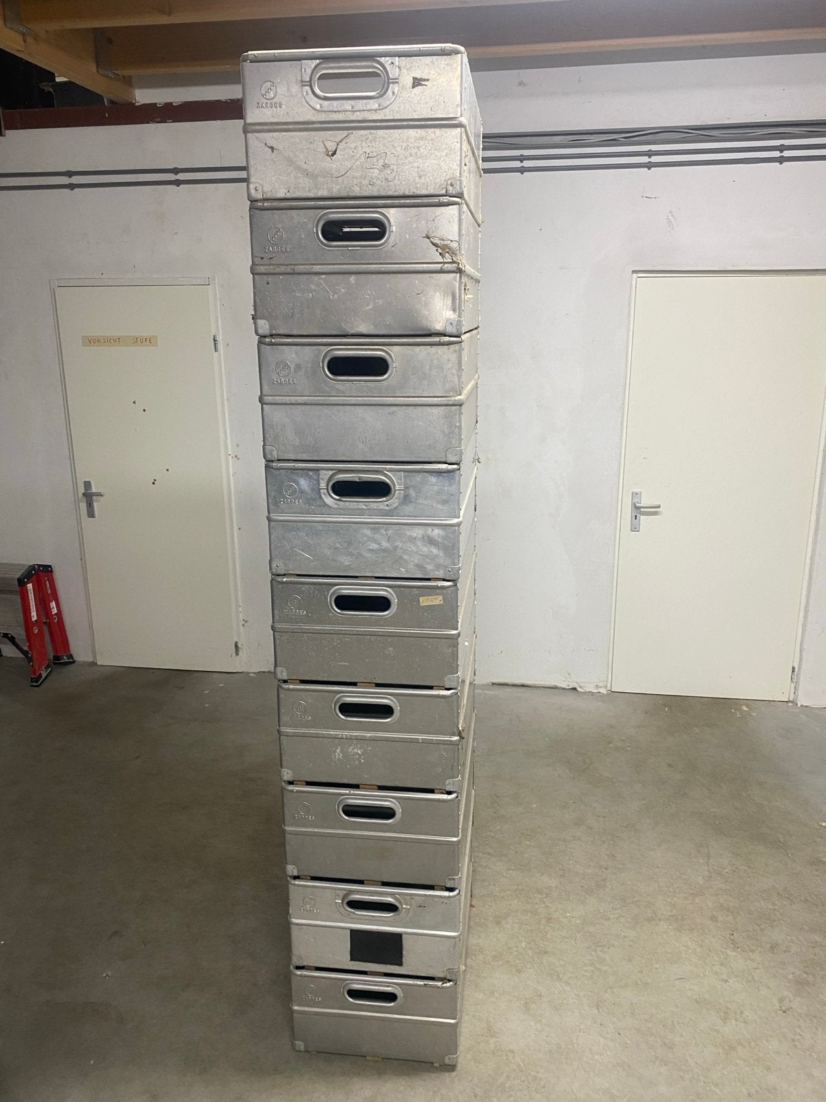 9x Zarges aluminium kisten - Degelijk en stapelbaar, Ophalen, Gebruikt