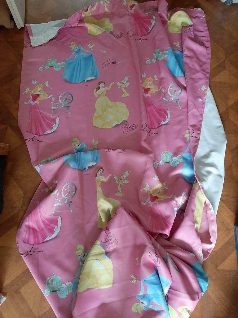 Deluxe Disney Prinsessen verduisterd gordijn 1 stuk, Gordijnen of Lamellen, Ophalen of Verzenden, Zo goed als nieuw, Ophangbaar