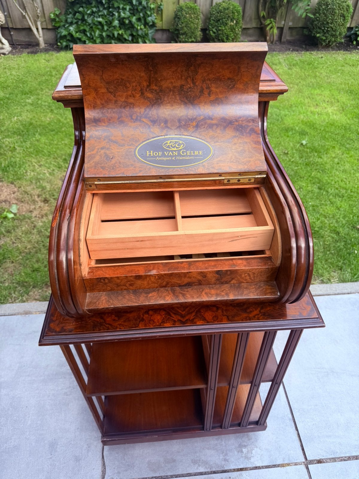 Hof van Gelre Upright humidor, Antiek en Kunst, Ophalen