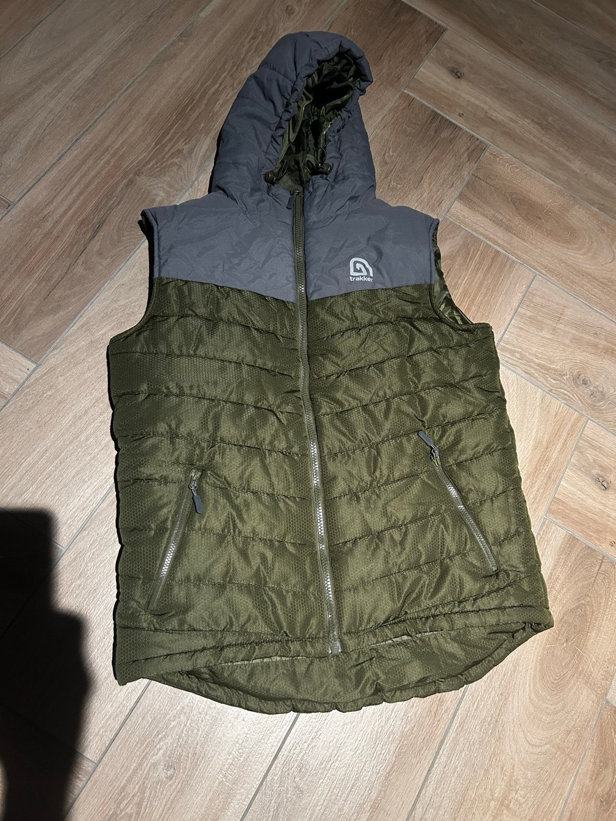 Trakker Hexathermic XL bodywarmer met capuchon - Groen/Grijs, Ophalen of Verzenden, Zo goed als nieuw, Overige typen