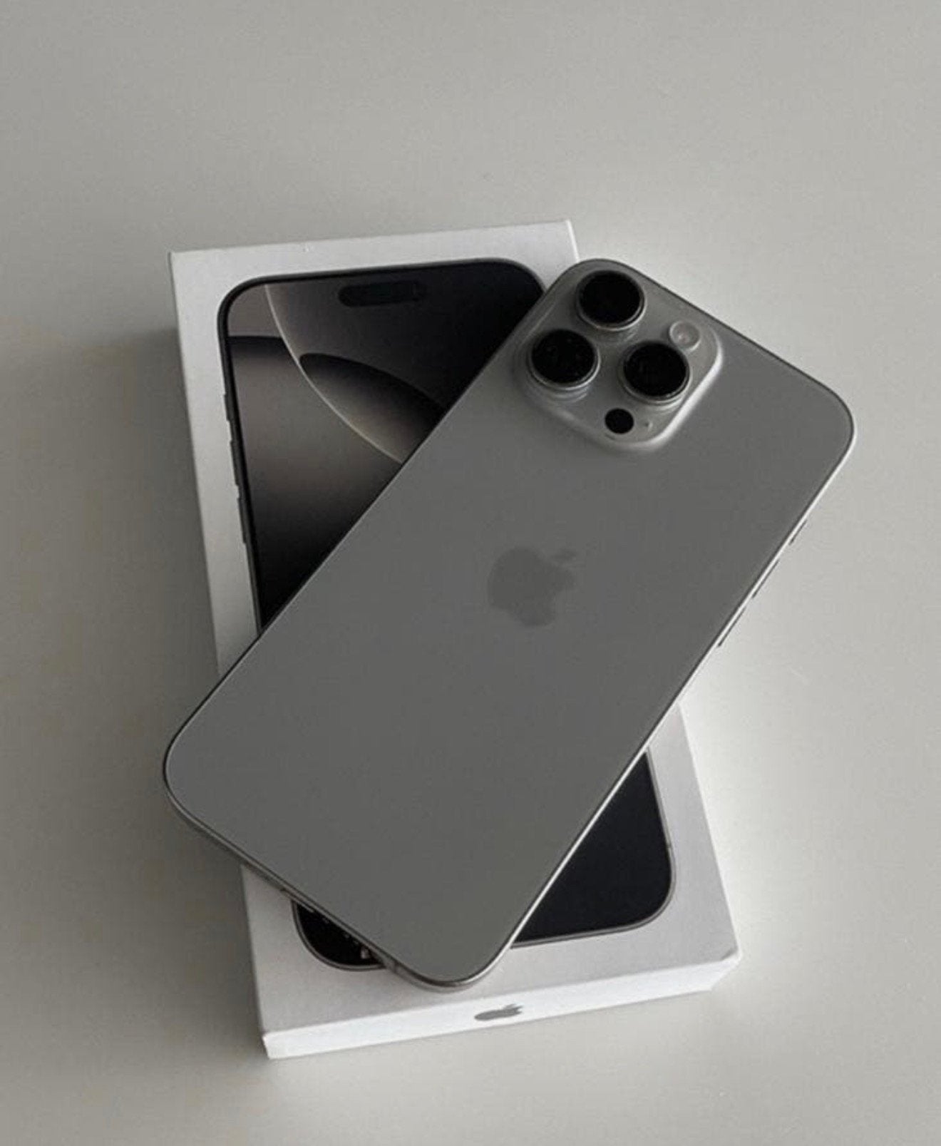 iPhone 16 Pro Max 256GB Natural Titanium, 256 GB, IPhone 16 Pro Max, Ophalen of Verzenden, Zo goed als nieuw