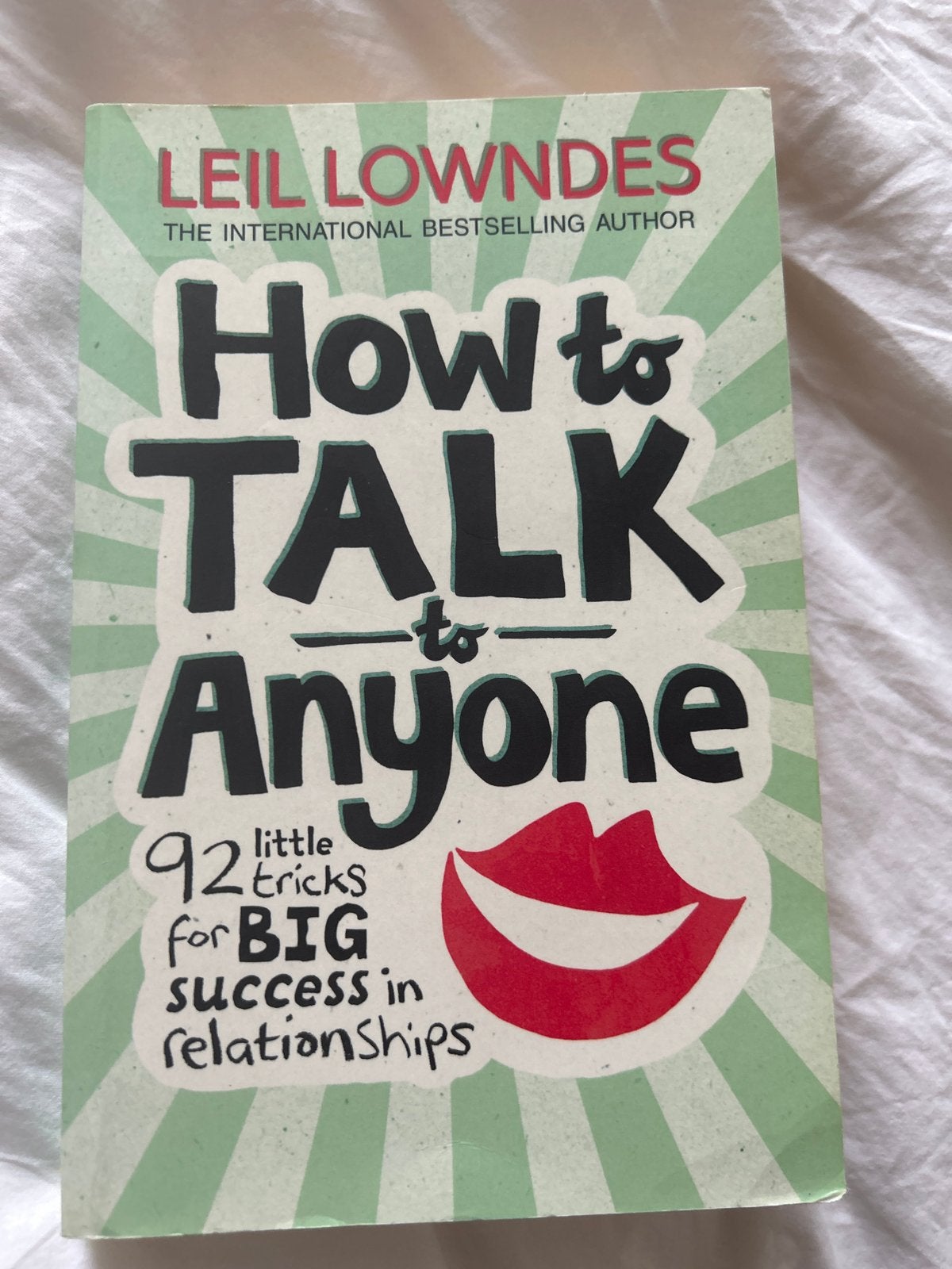 How to Talk to Anyone - Leil Lowndes, Ophalen of Verzenden, Gelezen