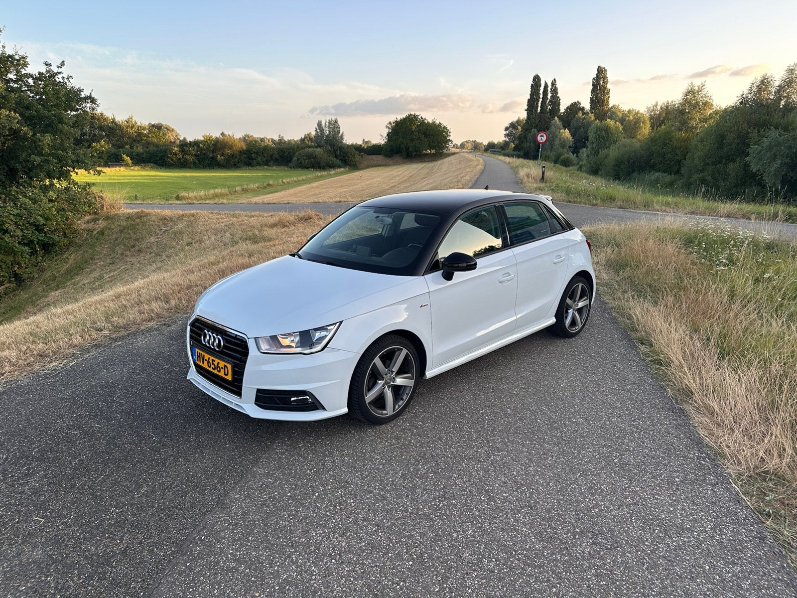 Audi A1 1.0 TFSI Sportback 2016 Wit APK tot 13-1-2027, Auto's, Voorwielaandrijving, 95 pk, Origineel Nederlands, Particulier