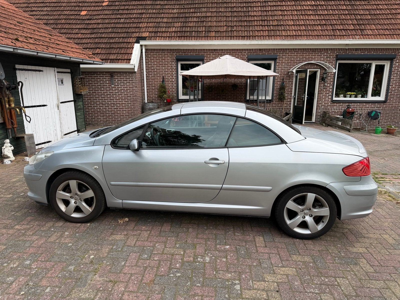 Peugeot 307 2.0 16V CC 2008 Grijs, Auto's, Voorwielaandrijving, 4 cilinders, Cabriolet, 4 stoelen