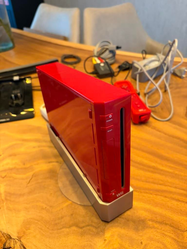 Complete wii + spellen, Ophalen of Verzenden, Zo goed als nieuw, Met 2 controllers