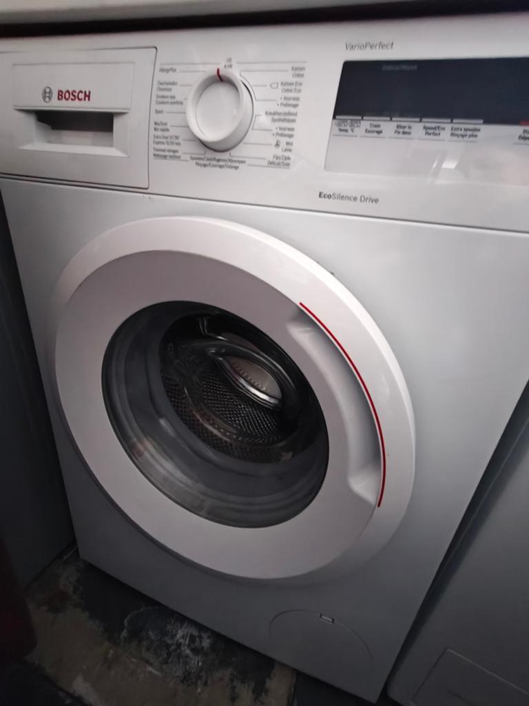 Bosch Wasmachine en Droger Set, Ophalen, 1200 tot 1600 toeren, Gebruikt, 8 tot 10 kg